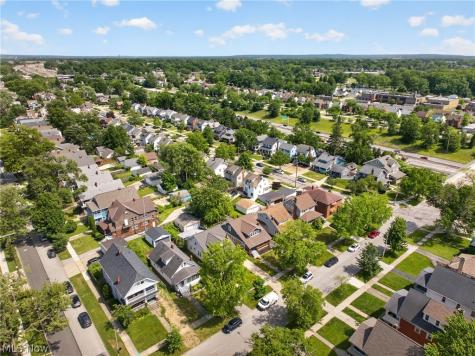 2223 Carabel Avenue Lakewood OH 44107