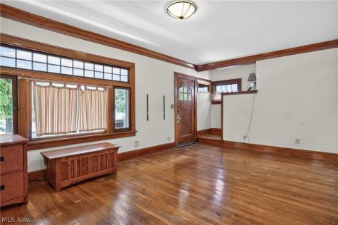 2223 Carabel Avenue Lakewood OH 44107