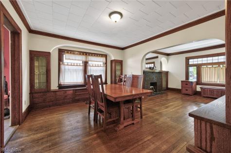 2223 Carabel Avenue Lakewood OH 44107