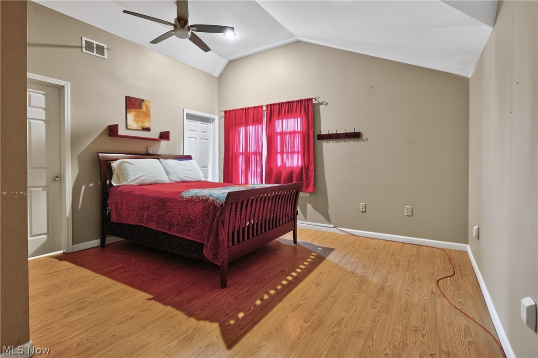 2223 Carabel Avenue Lakewood OH 44107