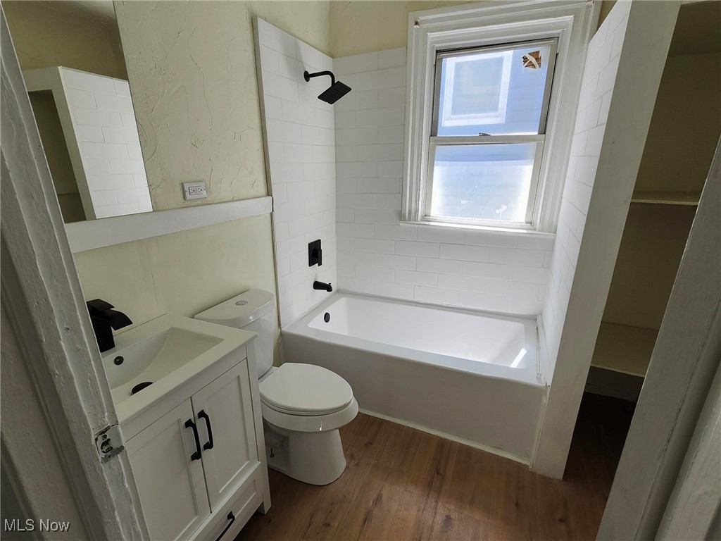 2288 E 95th Street Cleveland OH 44106