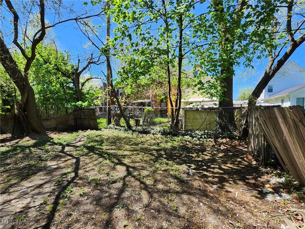 2288 E 95th Street Cleveland OH 44106