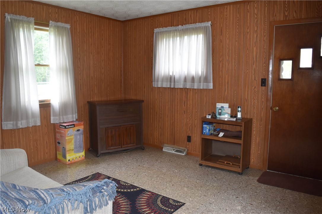 64 Township Road 1098 Dillonvale OH 43917