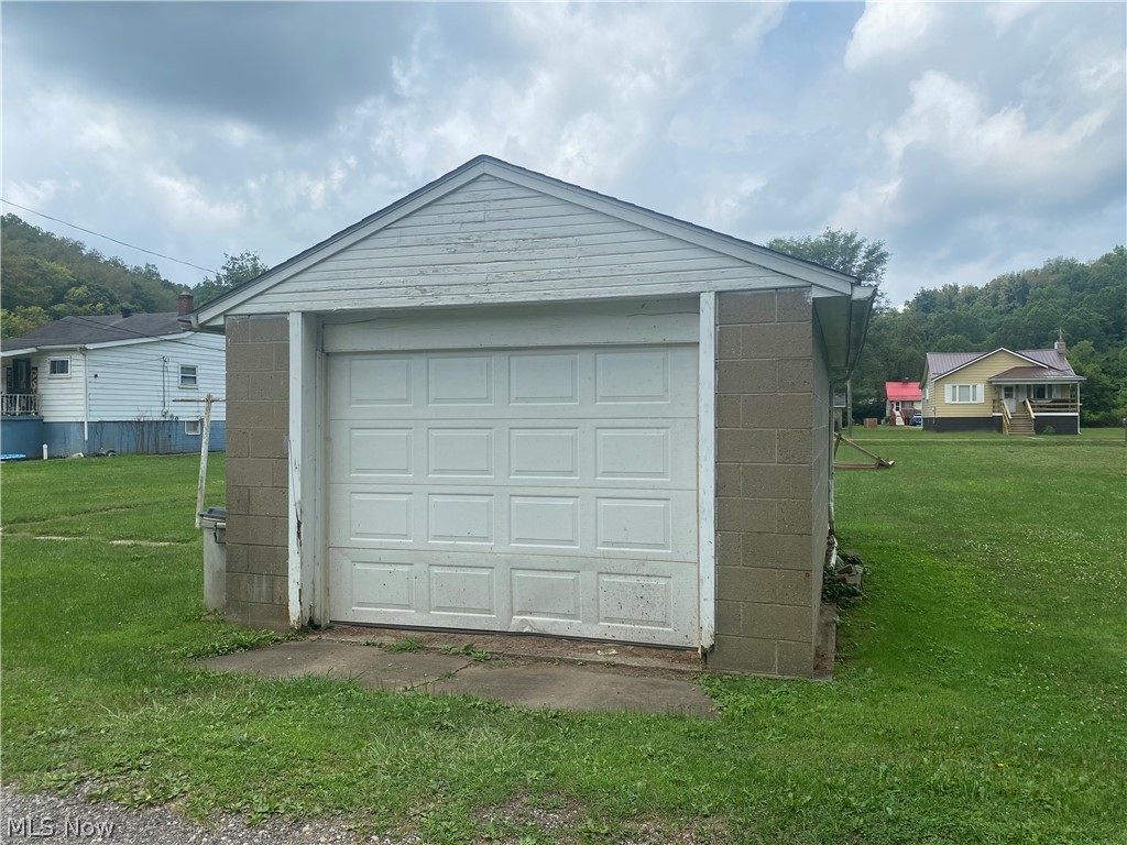 64 Township Road 1098 Dillonvale OH 43917
