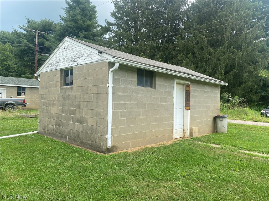 64 Township Road 1098 Dillonvale OH 43917