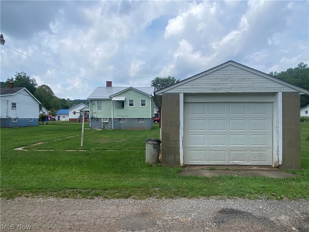 64 Township Road 1098 Dillonvale OH 43917