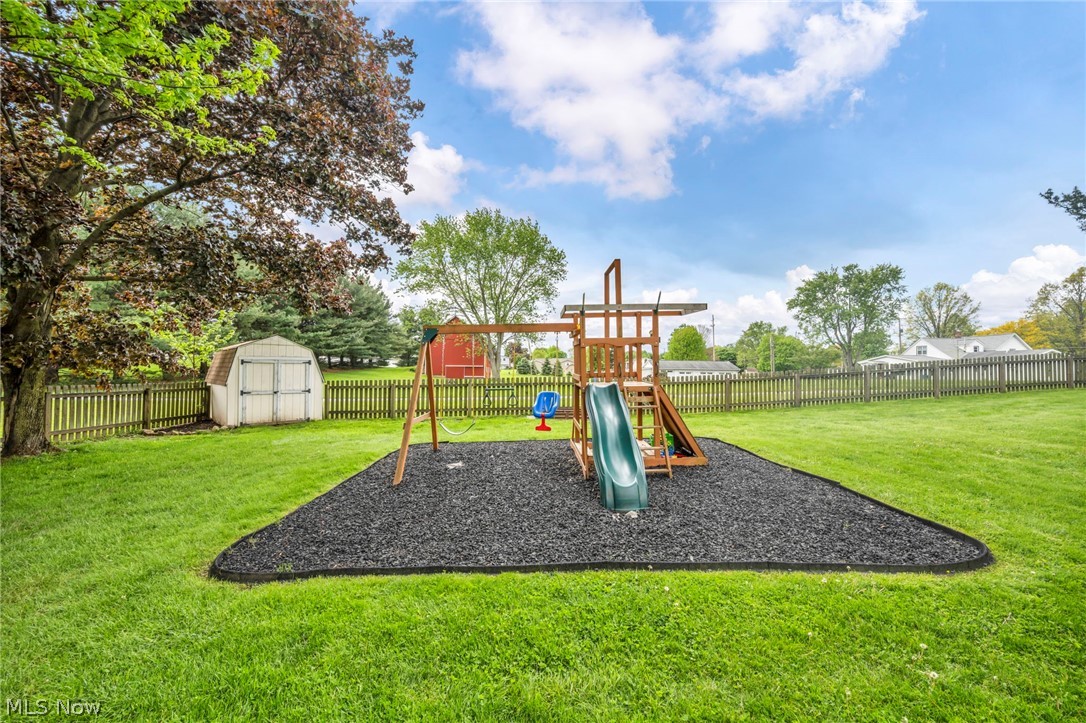 1044 Tumbleweed Street NE Uniontown OH 44685