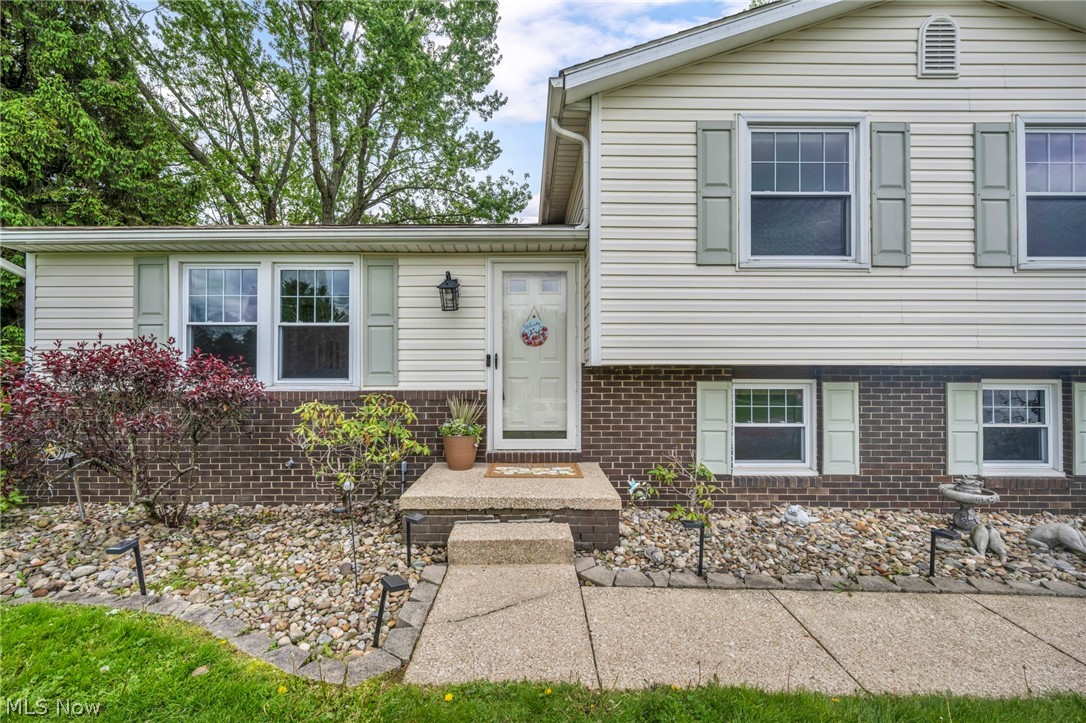 1044 Tumbleweed Street NE Uniontown OH 44685