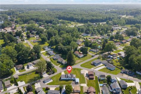 4085 Melton Avenue New Franklin OH 44319