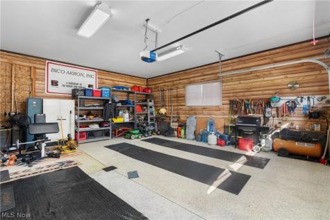 4085 Melton Avenue New Franklin OH 44319