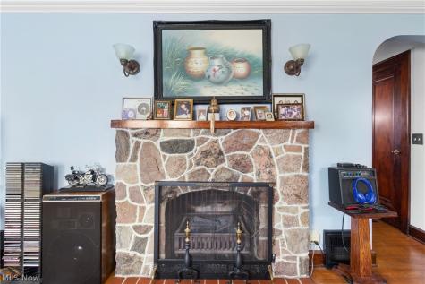 4085 Melton Avenue New Franklin OH 44319
