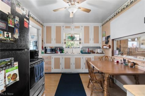 4085 Melton Avenue New Franklin OH 44319