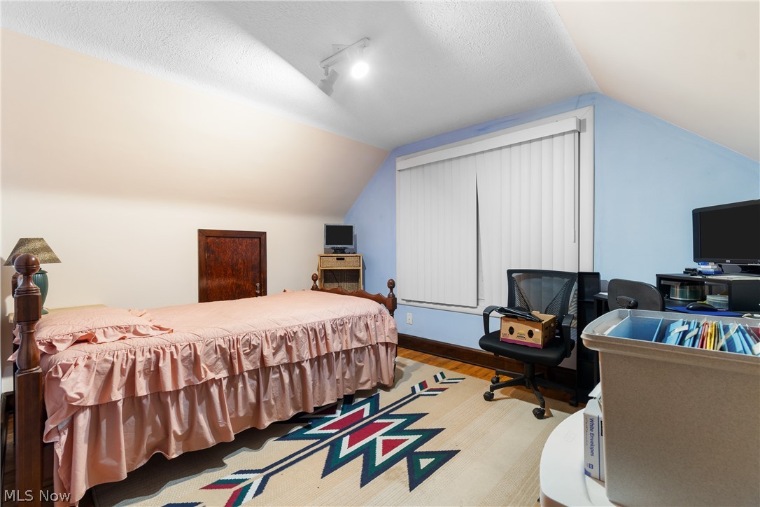 4085 Melton Avenue New Franklin OH 44319