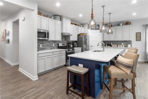 1157 Fountain View Street NE Canton OH 44721