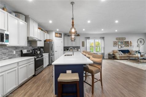 1157 Fountain View Street NE Canton OH 44721