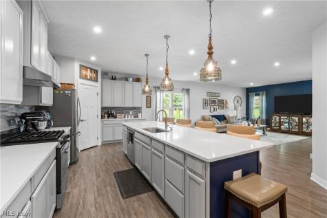 1157 Fountain View Street NE Canton OH 44721