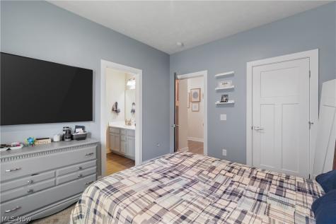 1157 Fountain View Street NE Canton OH 44721