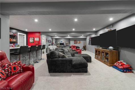 1157 Fountain View Street NE Canton OH 44721