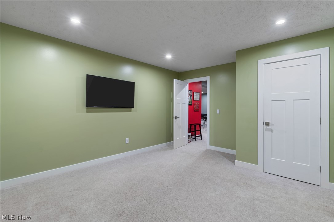 1157 Fountain View Street NE Canton OH 44721