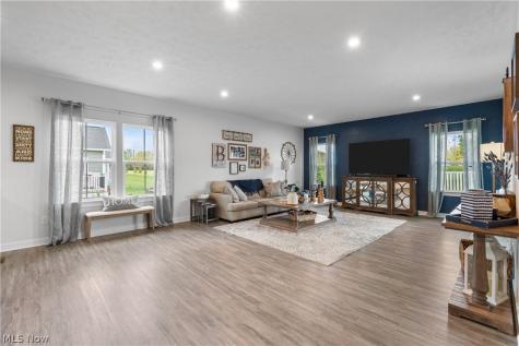 1157 Fountain View Street NE Canton OH 44721