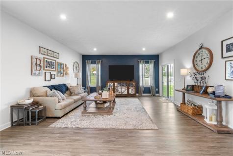 1157 Fountain View Street NE Canton OH 44721
