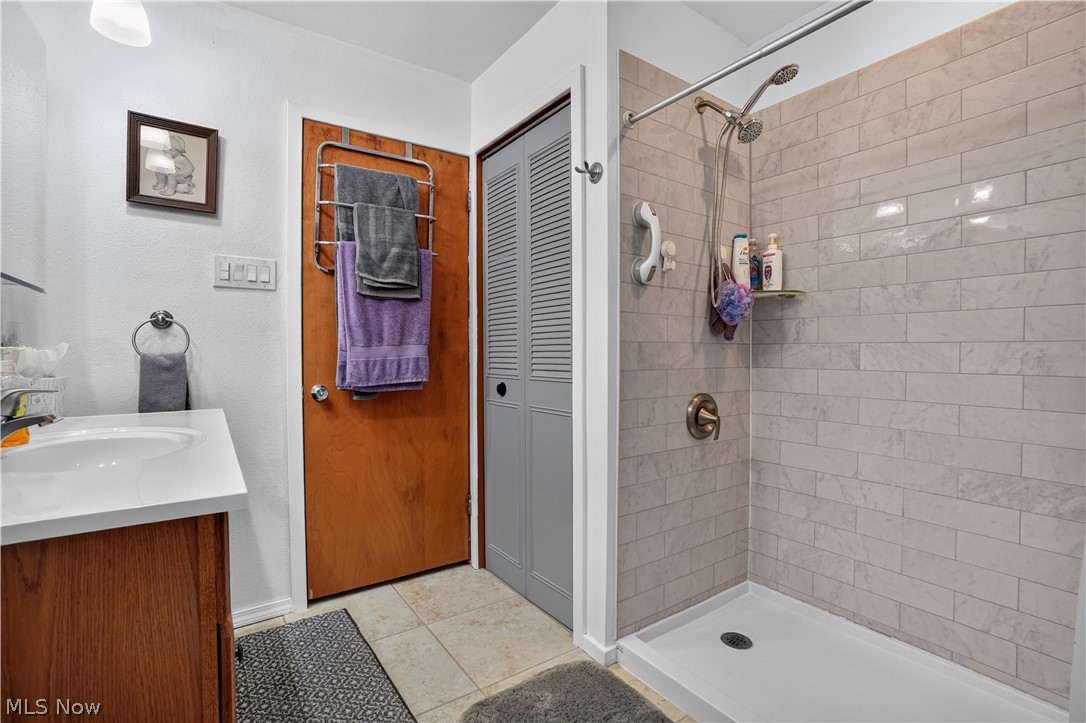 7303 Poore Road Conneaut OH 44030