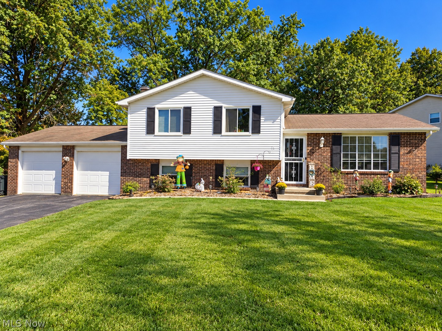 201 Greenbriar Drive Cortland OH 44410