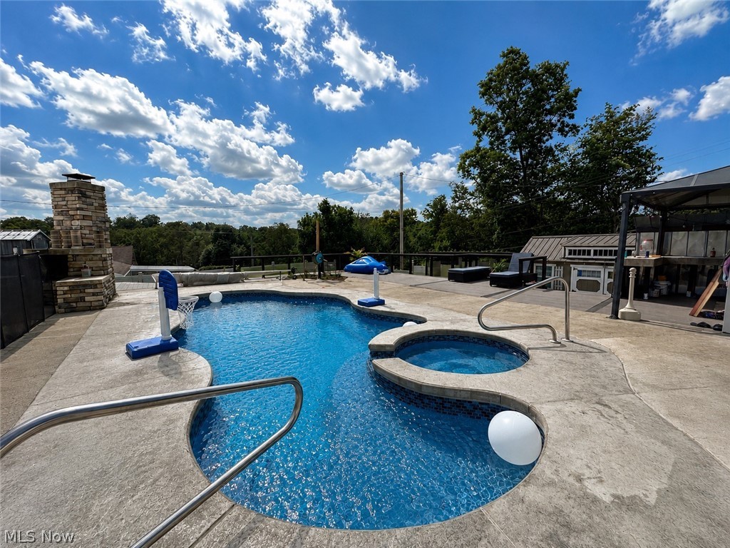 138 Tera Manor Wintersville OH 43953
