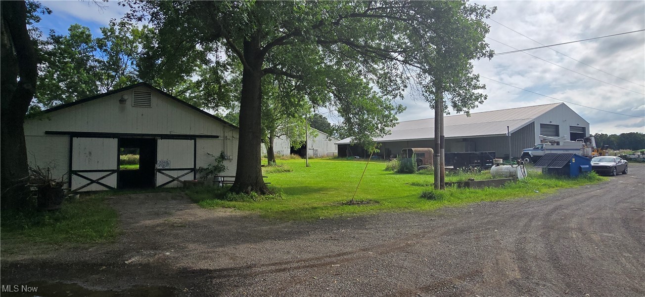 40163 Banks Road Grafton OH 44044