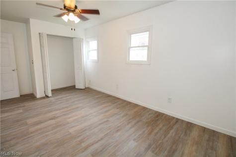 152 Garvin Avenue Elyria OH 44035
