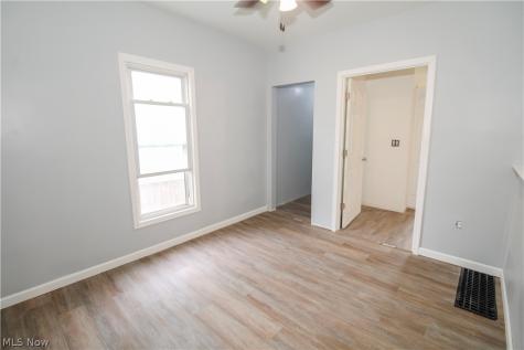 152 Garvin Avenue Elyria OH 44035