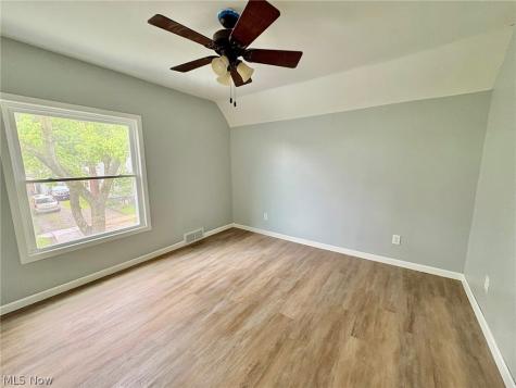 152 Garvin Avenue Elyria OH 44035