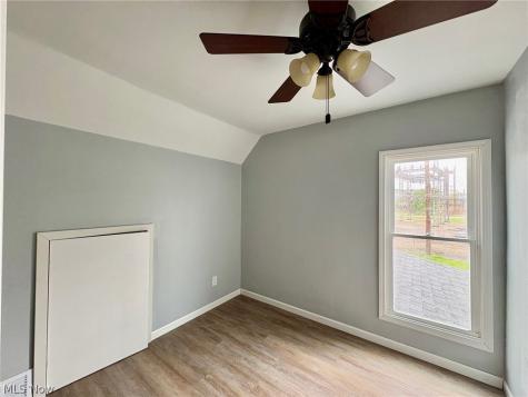 152 Garvin Avenue Elyria OH 44035