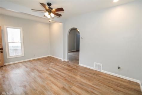 152 Garvin Avenue Elyria OH 44035