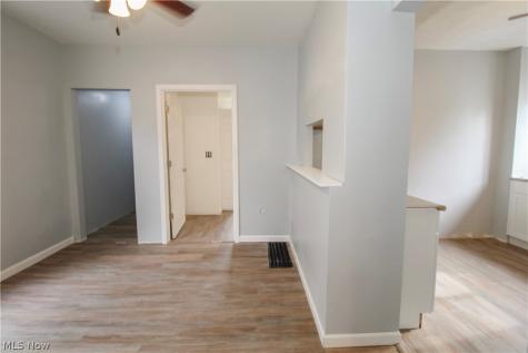 152 Garvin Avenue Elyria OH 44035