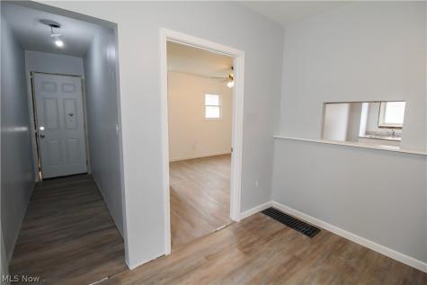 152 Garvin Avenue Elyria OH 44035