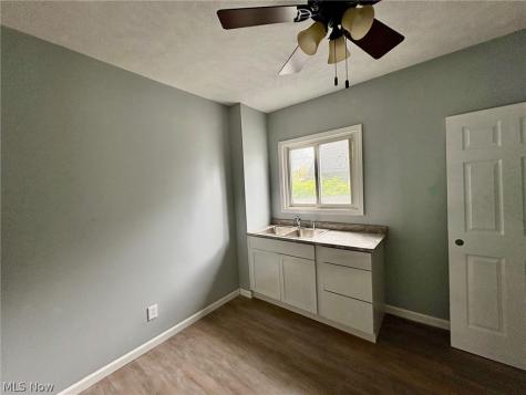 152 Garvin Avenue Elyria OH 44035