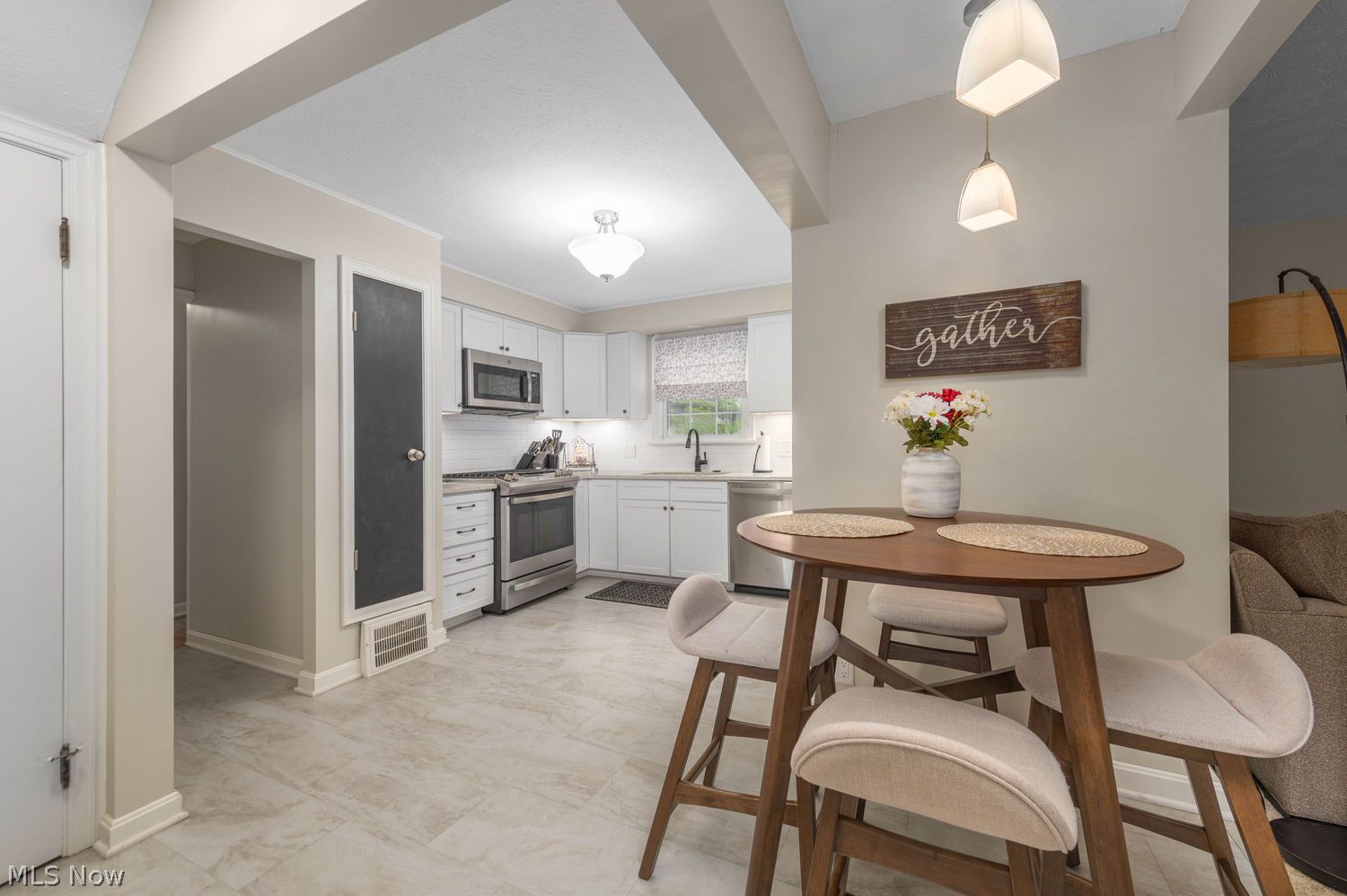 328 Oakmoor Road Bay Village OH 44140