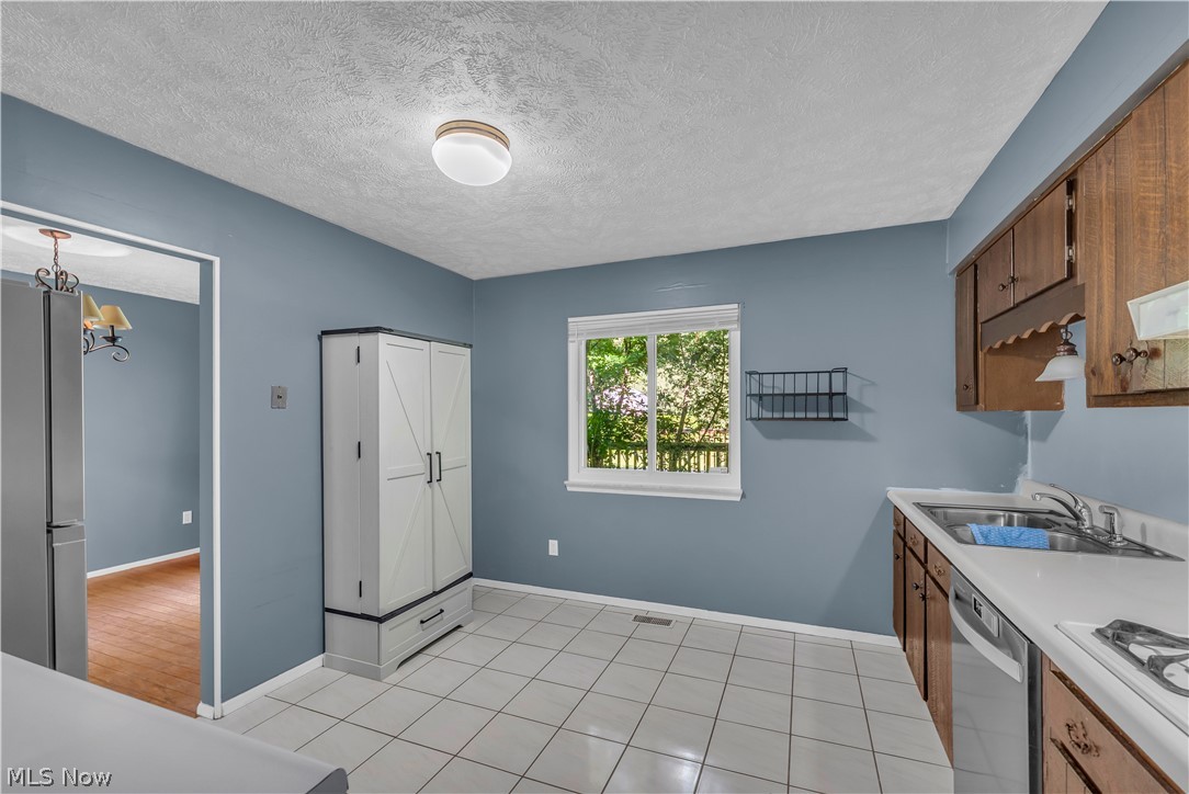 6033 Harrison Street Mentor OH 44060