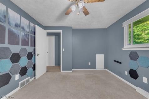 6033 Harrison Street Mentor OH 44060