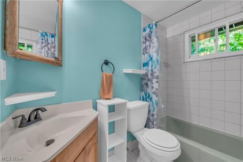 6033 Harrison Street Mentor OH 44060