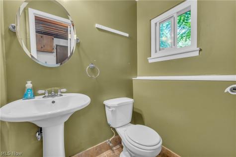 6033 Harrison Street Mentor OH 44060