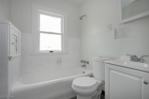 13812 Southview Avenue Cleveland OH 44120