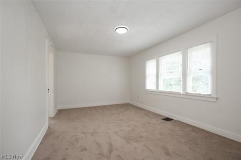 13812 Southview Avenue Cleveland OH 44120