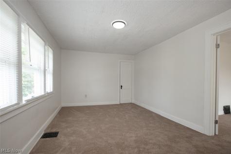 13812 Southview Avenue Cleveland OH 44120
