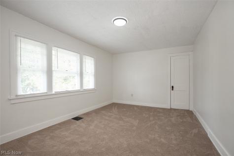 13812 Southview Avenue Cleveland OH 44120