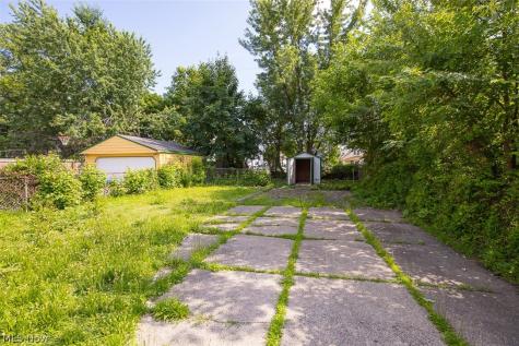 13812 Southview Avenue Cleveland OH 44120
