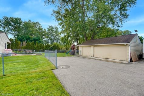 1342 Roseland Drive Macedonia OH 44056