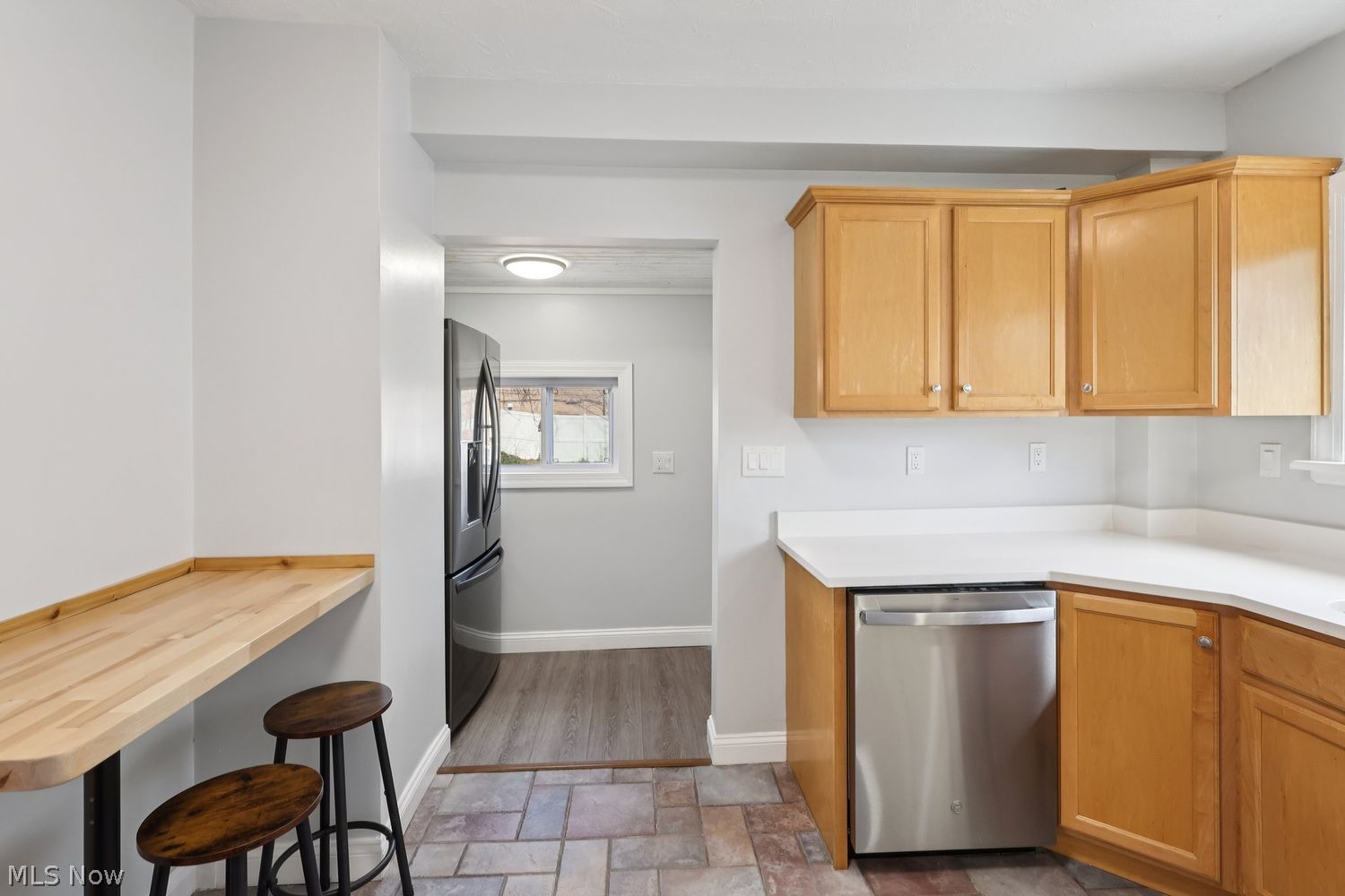 5115 Oakmont Drive Lyndhurst OH 44124