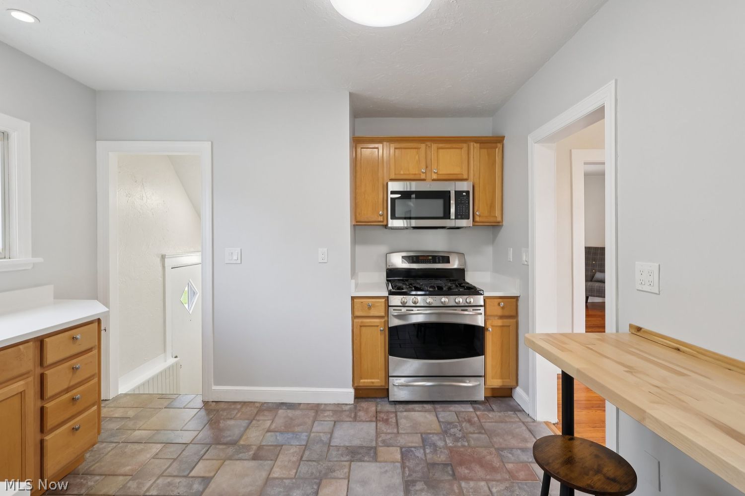 5115 Oakmont Drive Lyndhurst OH 44124